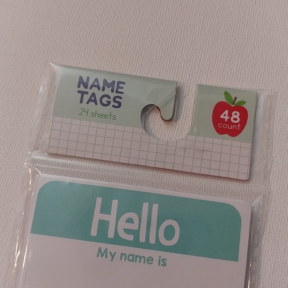 4/$15 🌻 NWT Package of 48 Sticker Name Tags - Picture 2 of 3